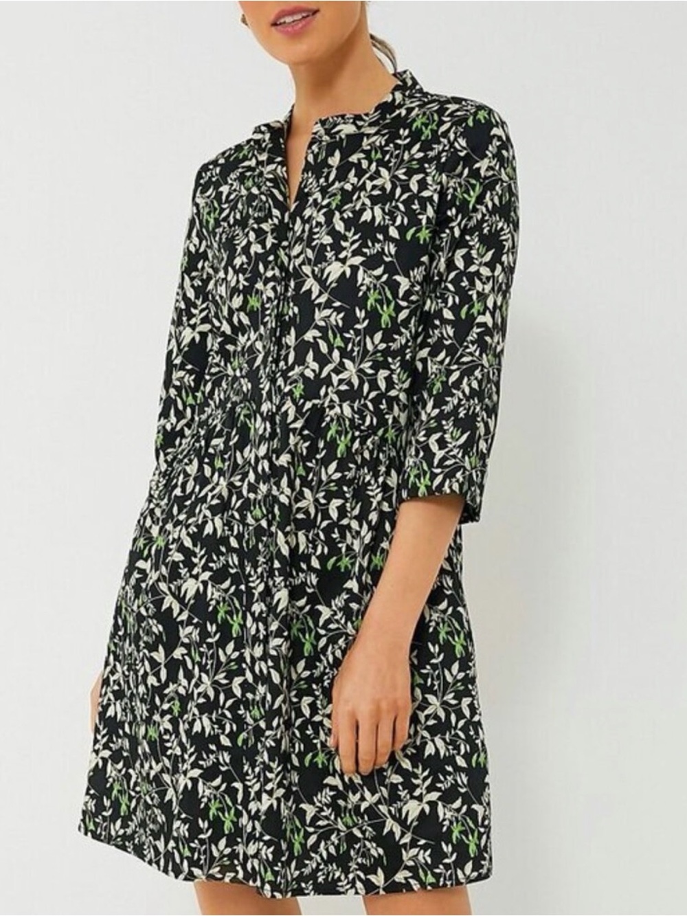 Tuckernuck Royal Stretch
Cotton Floral Shirtdress
Verdant Iris XXS